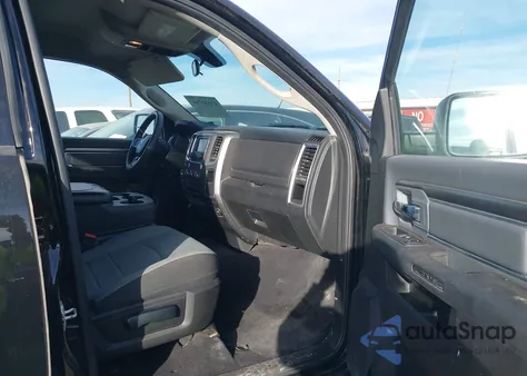 2024 Ram 1500 Classic Slt 4X2 6'4 Box z USA, uszkodzony, nr VIN 1C6RR6GG9RS122674